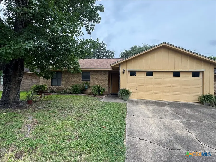 202 Vanessa Lane, Victoria, TX 77901 - #2