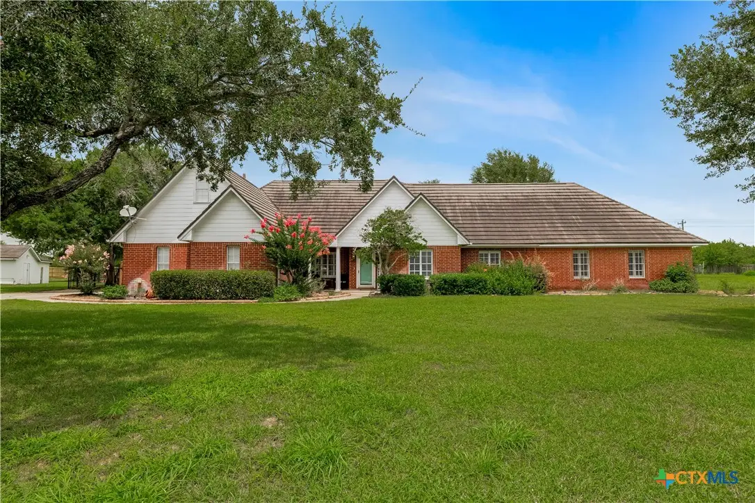80 Hunters Way, Victoria, TX 77904 - #1