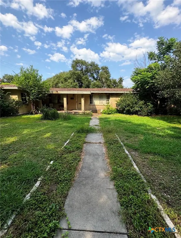 803 Lawndale Avenue, Victoria, TX 77901