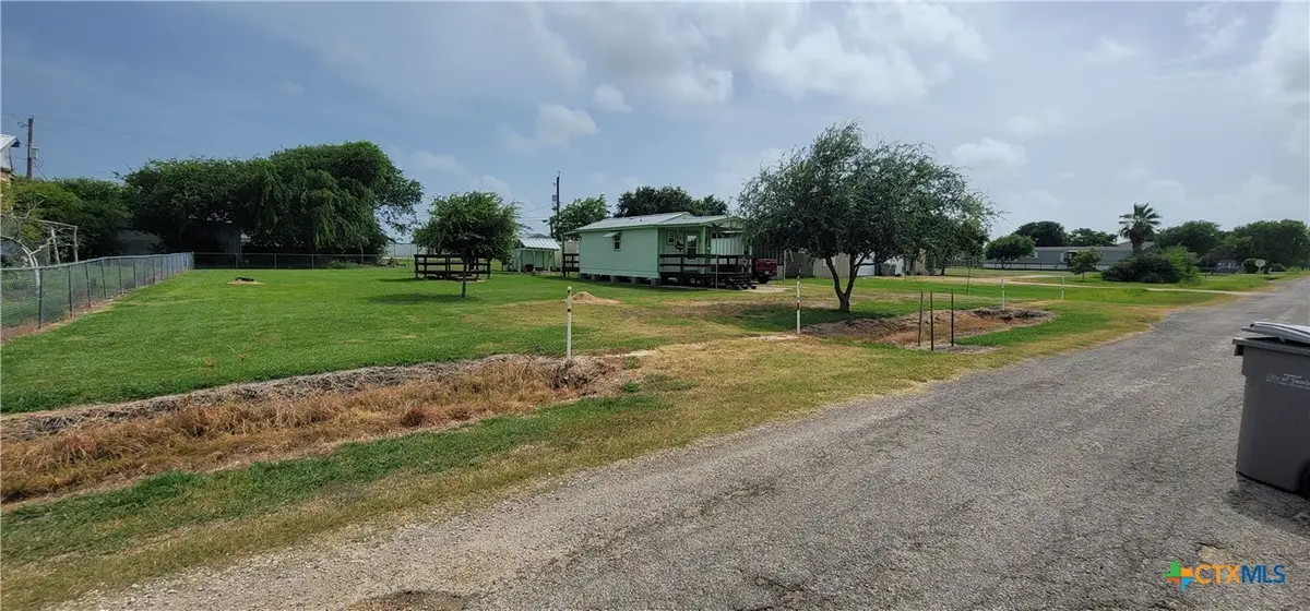 1007 W Dallas Avenue, Seadrift, TX 77983 - #1