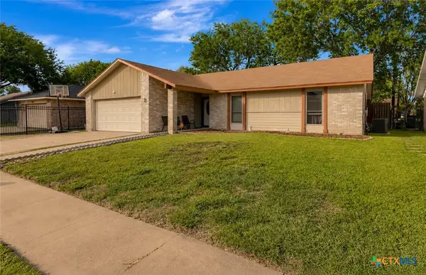 206 Fleetwood Drive, Victoria, TX 77901