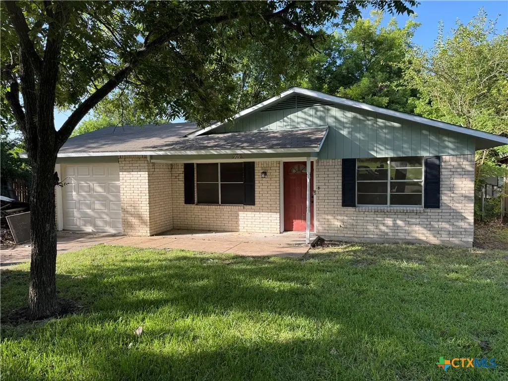 909 W Munroe Avenue, Temple, TX 76501 - #1