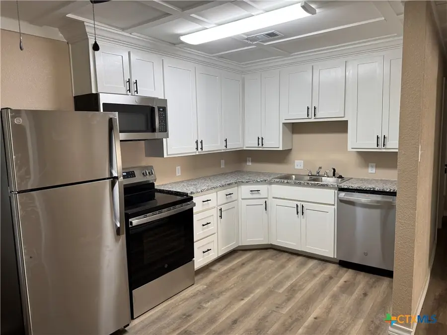 909 W Munroe Avenue, Temple, TX 76501 - #3