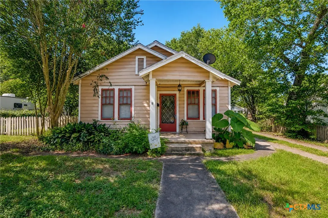 705 W San Antonio Street, Victoria, TX 77901 - #1