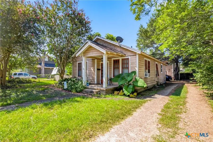 705 W San Antonio Street, Victoria, TX 77901 - #2