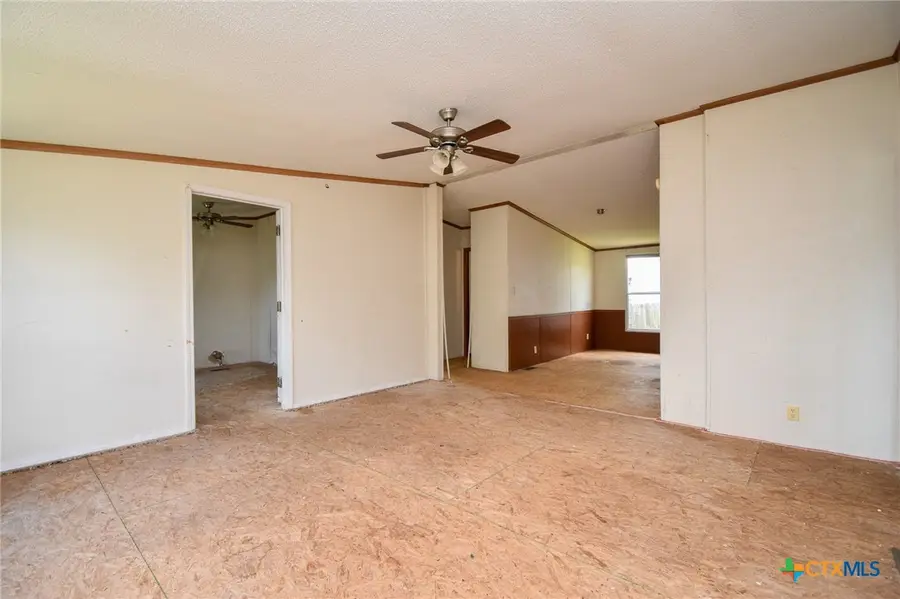 811 E Mesquite Lane, Victoria, TX 77901 - #3