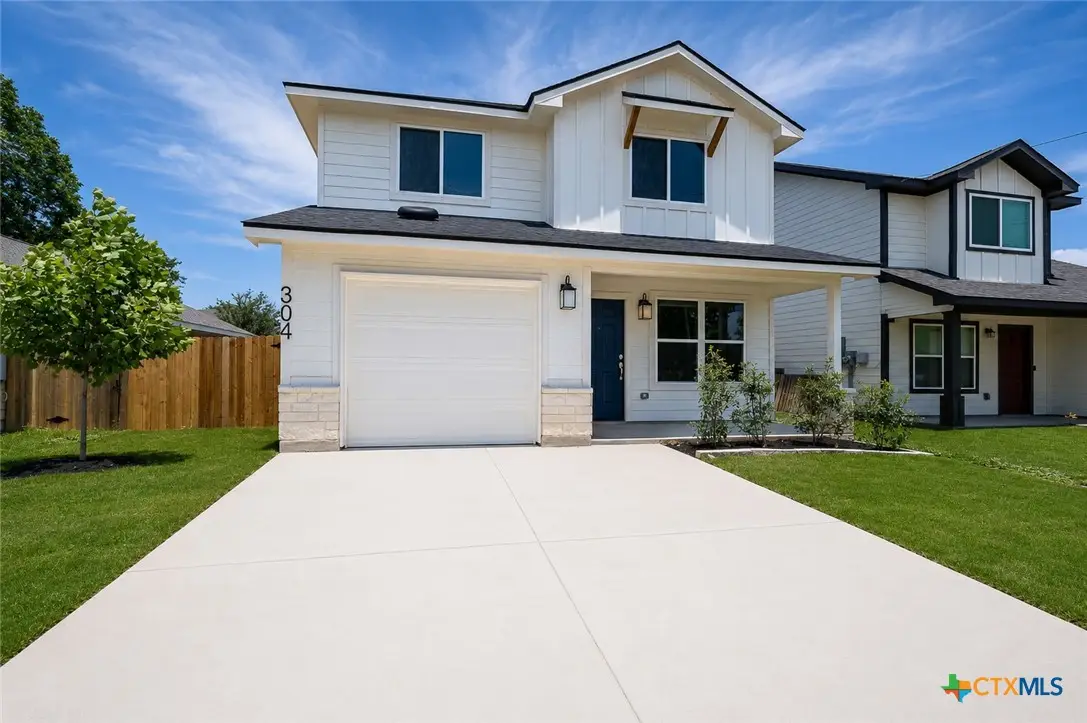 304 West Martindale St, Seguin, TX 78155 - #1