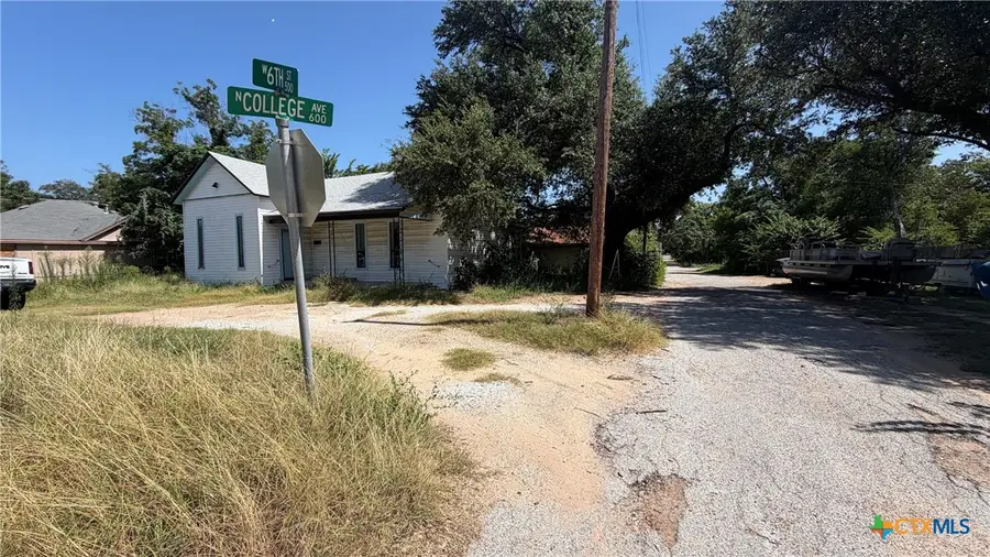 500 6th Street, Cameron, TX 76520 - #2