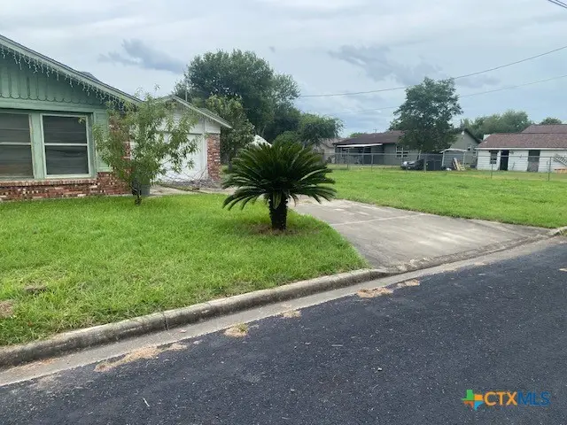 1001 Eisenhower Street, Victoria, TX 77901 - #3