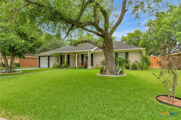 304 Tanglewood Drive, Victoria, TX 77901