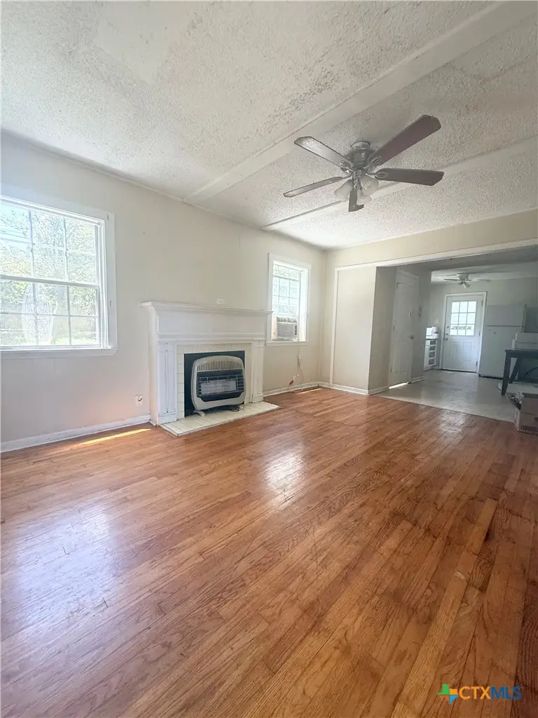 804 N 8th Street, Temple, TX 76501 - #3