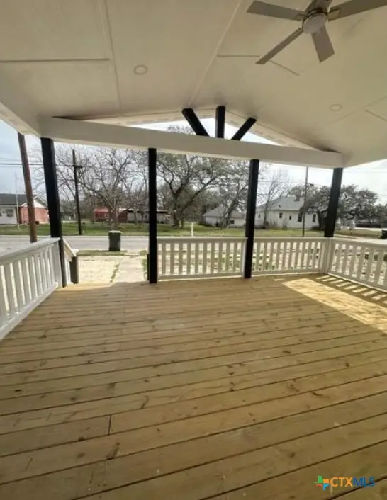1008 N Gonzales St, Cuero, TX 77954 - #3
