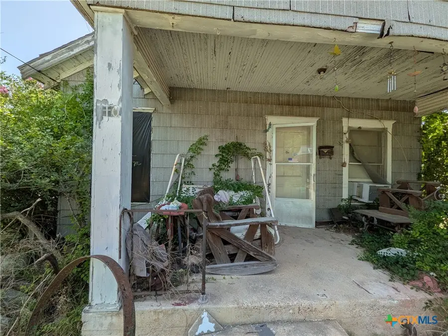 410 S 14th Street, Gatesville, TX 76528 - #2