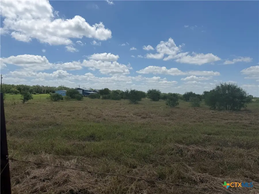 2118 County Road 421, Stockdale, TX 78160 - #3