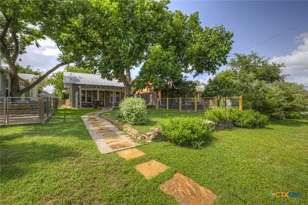 349 E South Street, New Braunfels, TX 78130