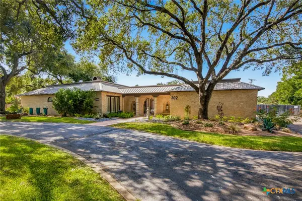 302 Tampa Drive, Victoria, TX 77904