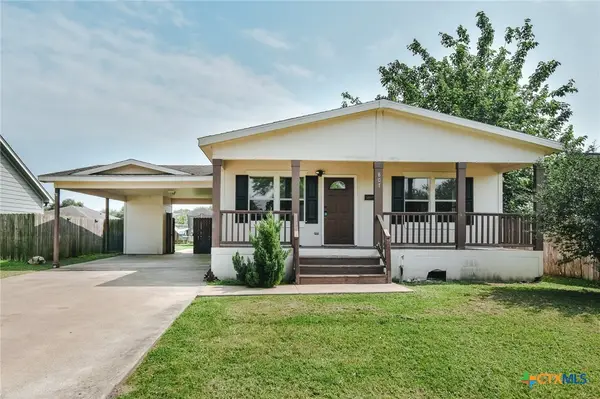 807 E Mesquite Lane, Victoria, TX 77901