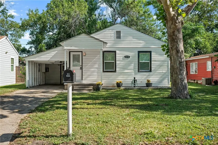 1610 E Rosebud Avenue, Victoria, TX 77901 - #2