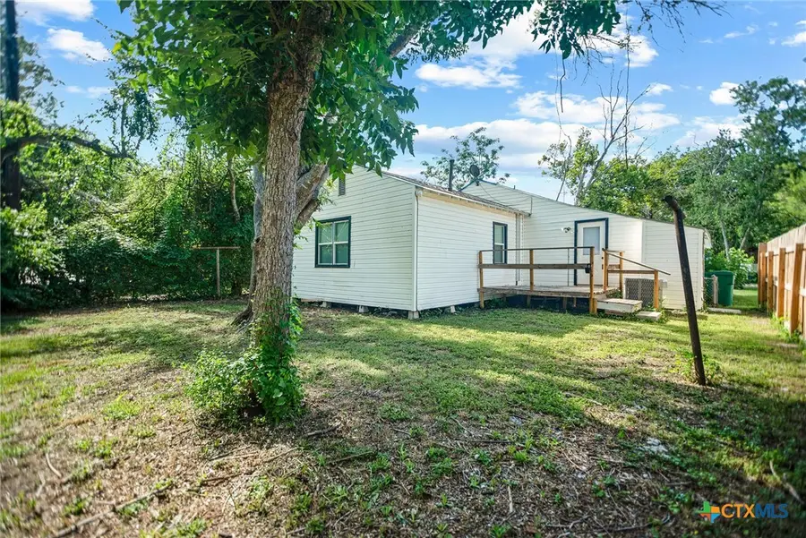 1610 E Rosebud Avenue, Victoria, TX 77901 - #3
