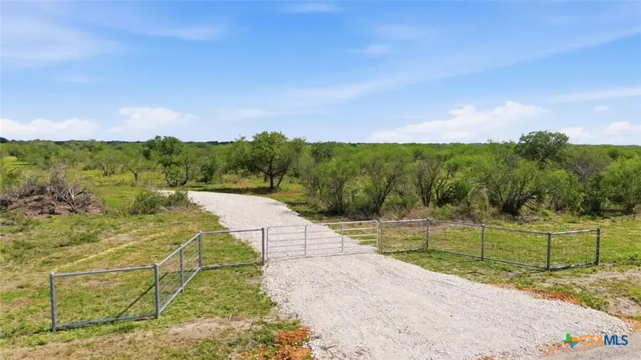 119 Machicek Rd, Goliad, TX 77963 - #2