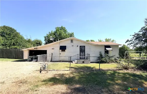 2200 W Gillis Avenue, Cameron, TX 76520
