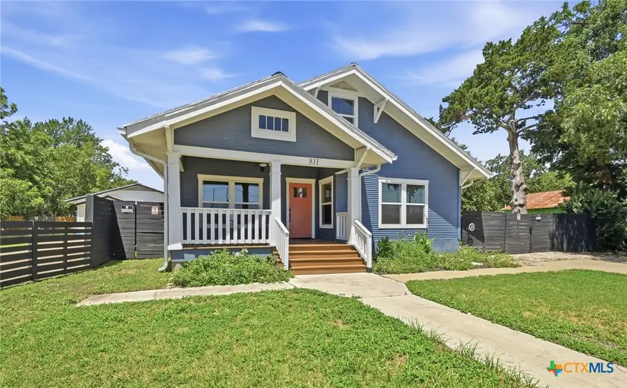 811 / 813 S Commerce Street, Lockhart, TX 78644 - #2