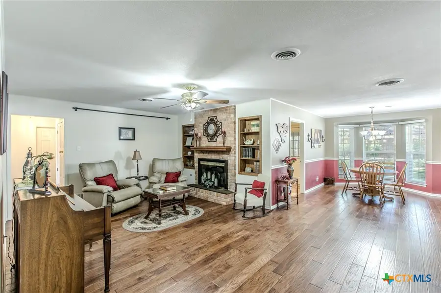 307 E 20th Avenue, Belton, TX 76513 - #2