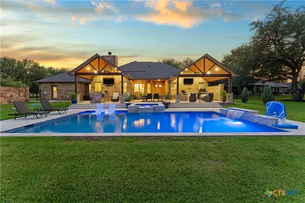 3041 Rolling Meadow Drive, Salado, TX 76571
