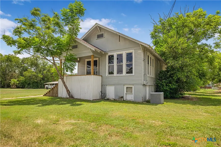 414 E Hochheim Street, Yoakum, TX 77995 - #2