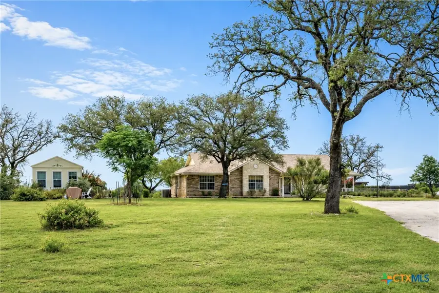 504 N Ave N, Johnson City, TX 78636 - #2