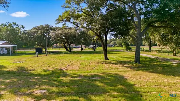 6267 Old Highway Road, Inez, TX 77968