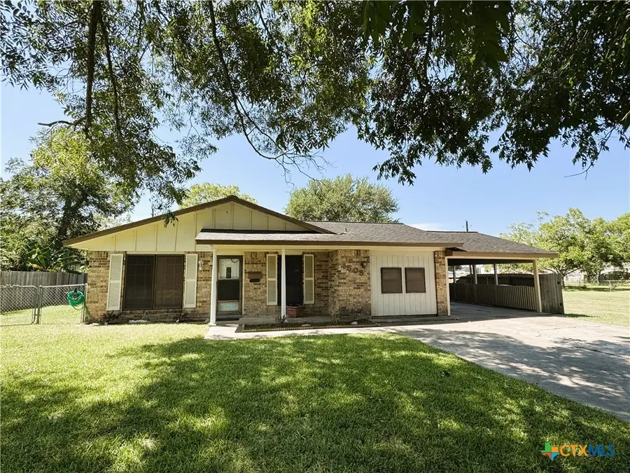 1505 E Polk Avenue, Victoria, TX 77901 - #2