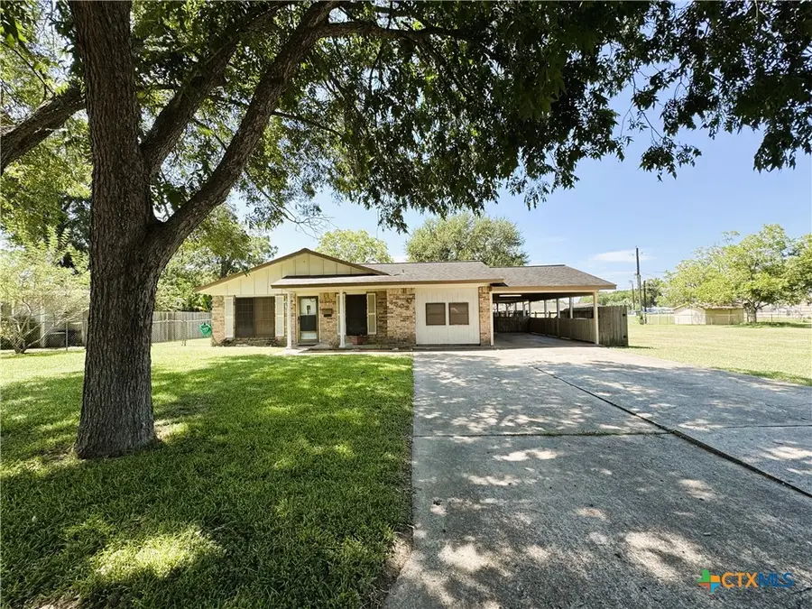 1505 E Polk Avenue, Victoria, TX 77901 - #3