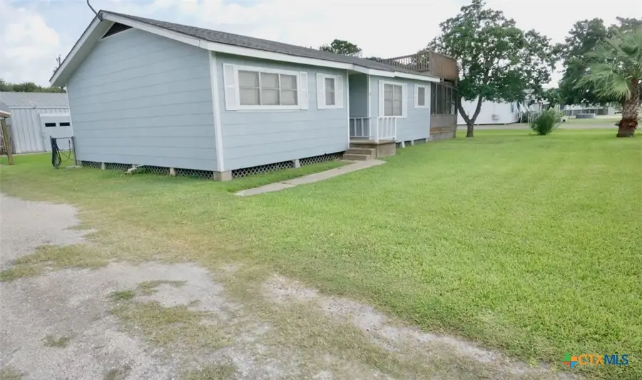 902 W Monroe Avenue, Port Oconnor, TX 77982 - #2