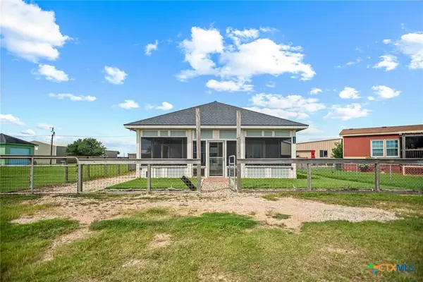 258 Alamo Beach Avenue, Port Lavaca, TX 77979
