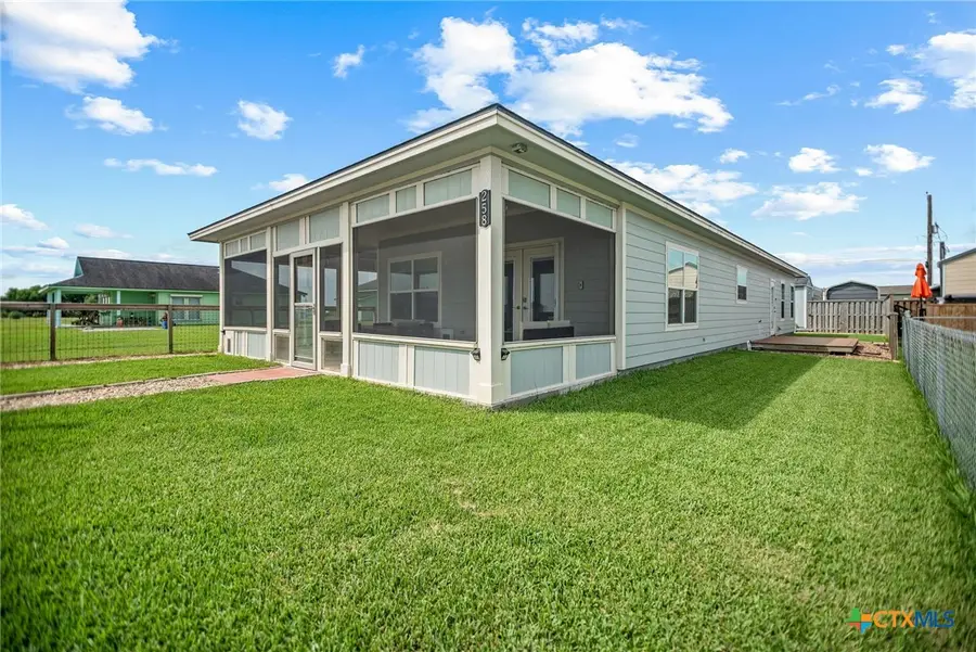 258 Alamo Beach Avenue, Port Lavaca, TX 77979 - #2