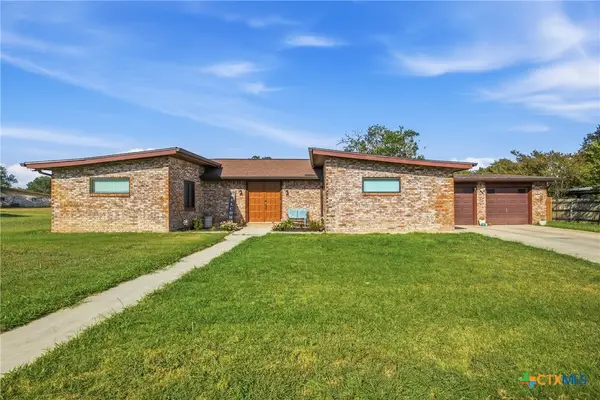 1304 Walker Street, Gonzales, TX 78629