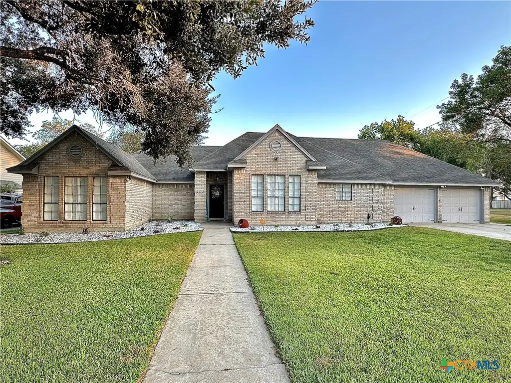 203 Chimney Rock Drive, Victoria, TX 77904 - #1
