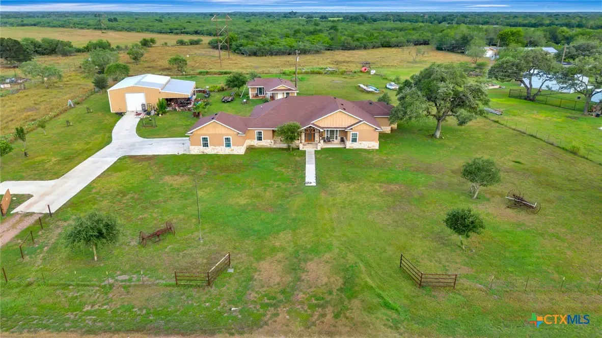1207 Friar Rd, Cuero, TX 77954 - #1
