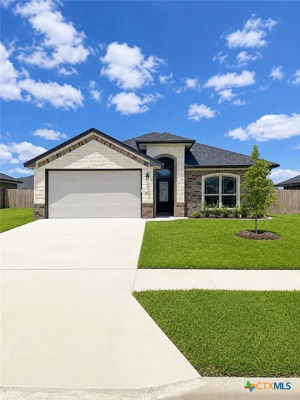 813 Waylon Circle, Killeen, TX 76542