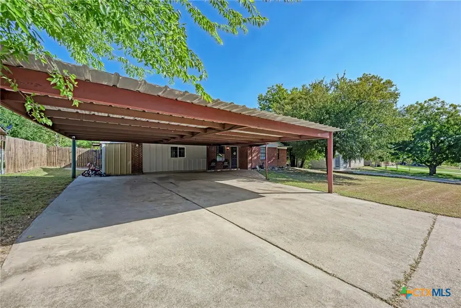 1407 W Avenue C, Lampasas, TX 76550 - #2