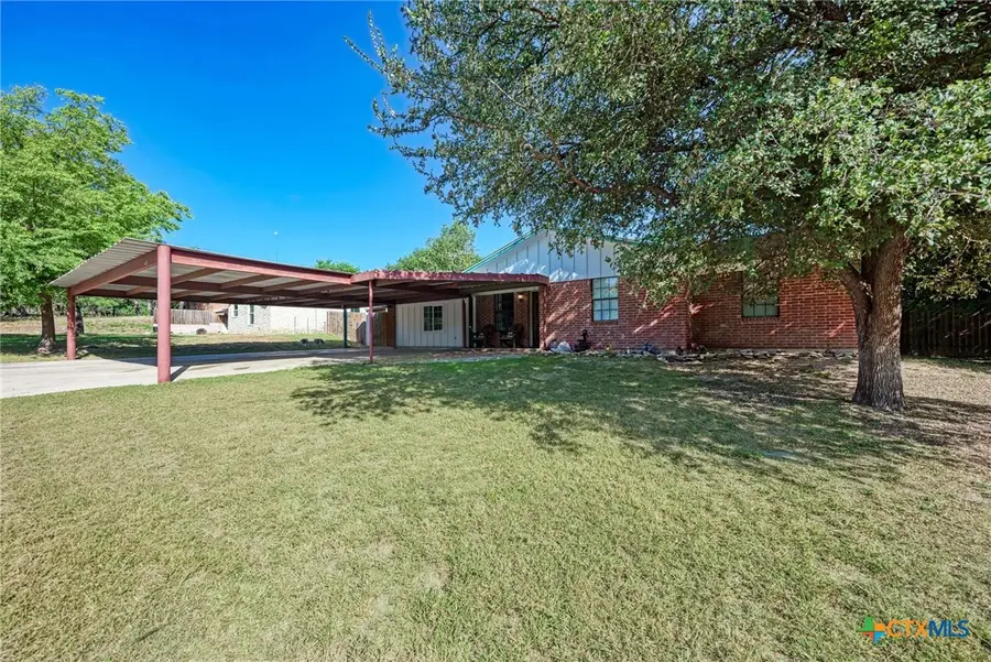 1407 W Avenue C, Lampasas, TX 76550 - #3
