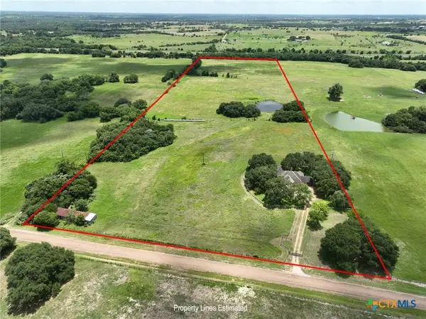 1552 Holub Road, Schulenburg, TX 78956