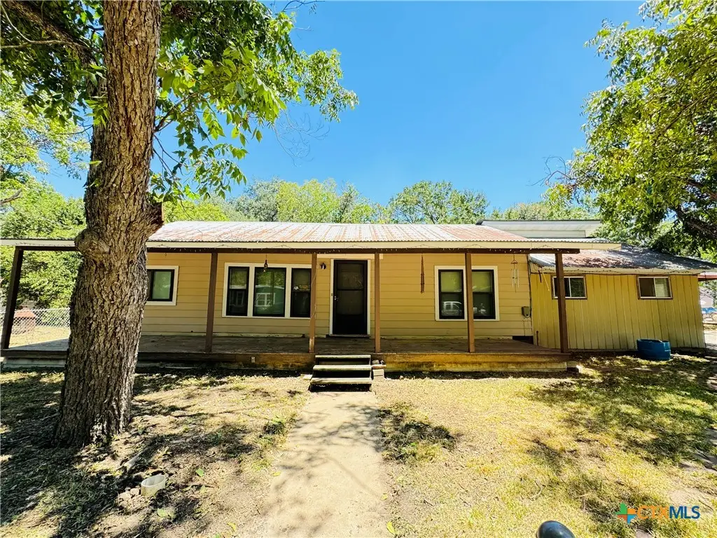 817 N Goodrich Street, Seguin, TX 78155 - #1