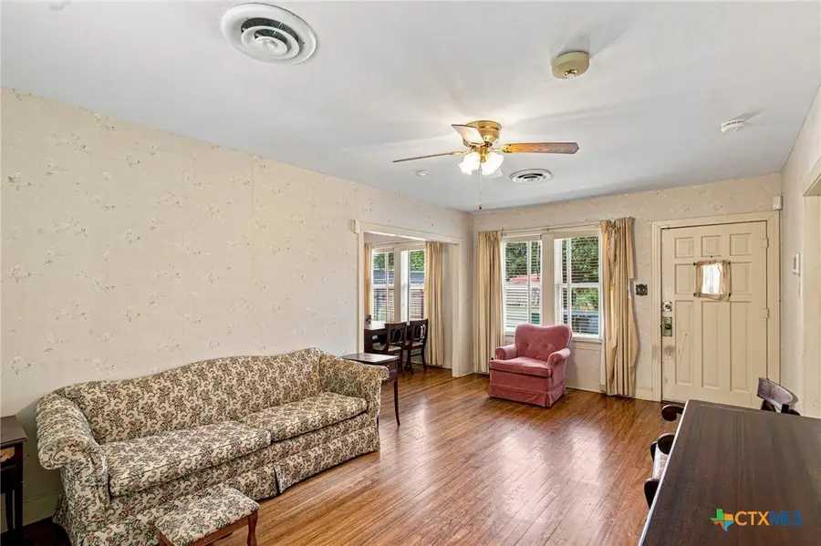 205 E Brazos Street, Victoria, TX 77901 - #3