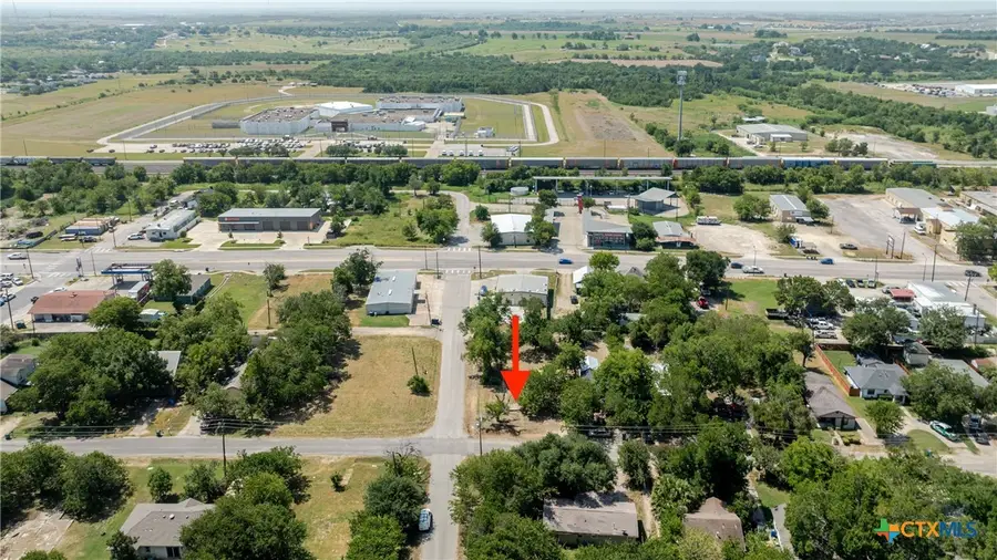 1101 W 3rd Street, Taylor, TX 76574 - #2