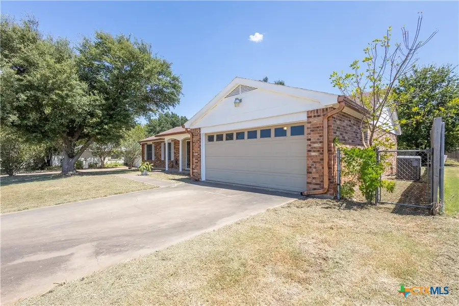 1504 W 6th Street, McGregor, TX 76657 - #2