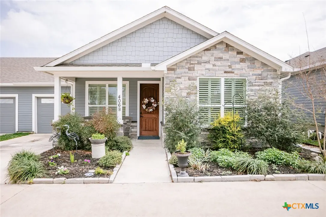 406 W Crestwood Drive #B, Victoria, TX 77901 - #1