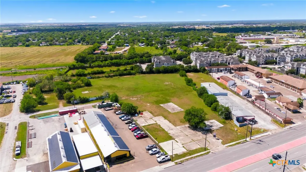 3105 Houston Highway, Victoria, TX 77901 - #1