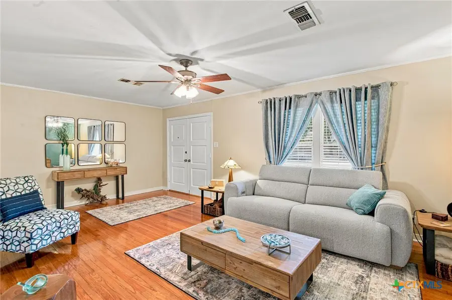 404 Cherokee Lane, Victoria, TX 77901 - #3